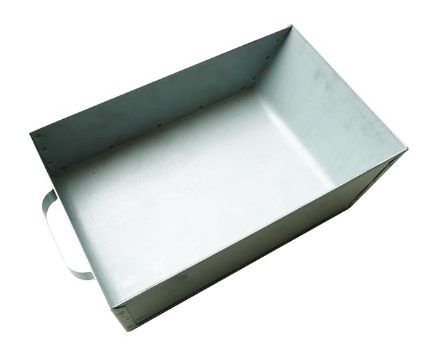 Un cajón de cenizas de acero galvanizado plateado de 30 por 19 centímetros y 8 centímetros de fondo
